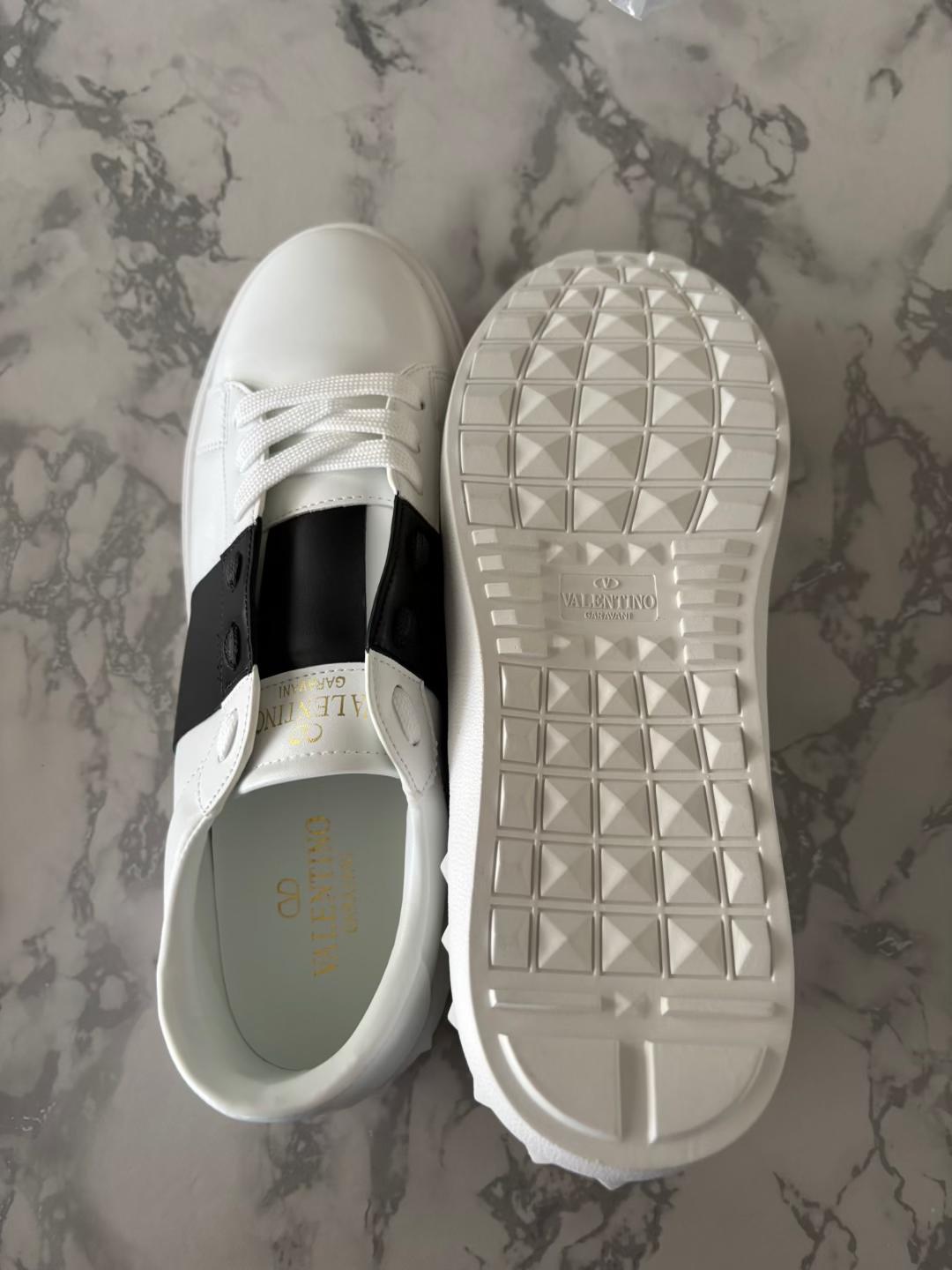 Shoes - fast delivery