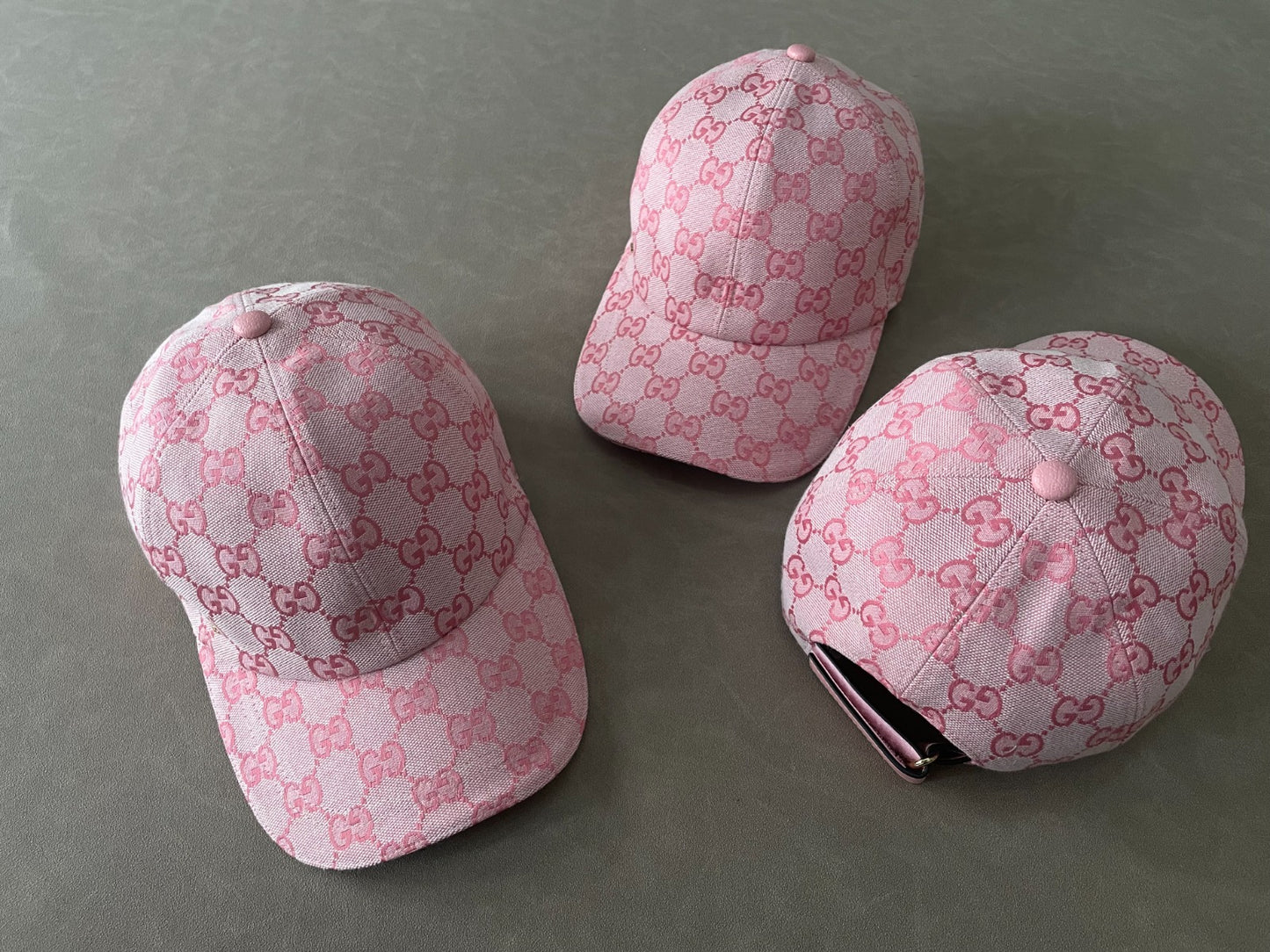Caps