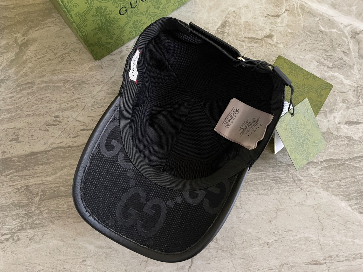Caps
