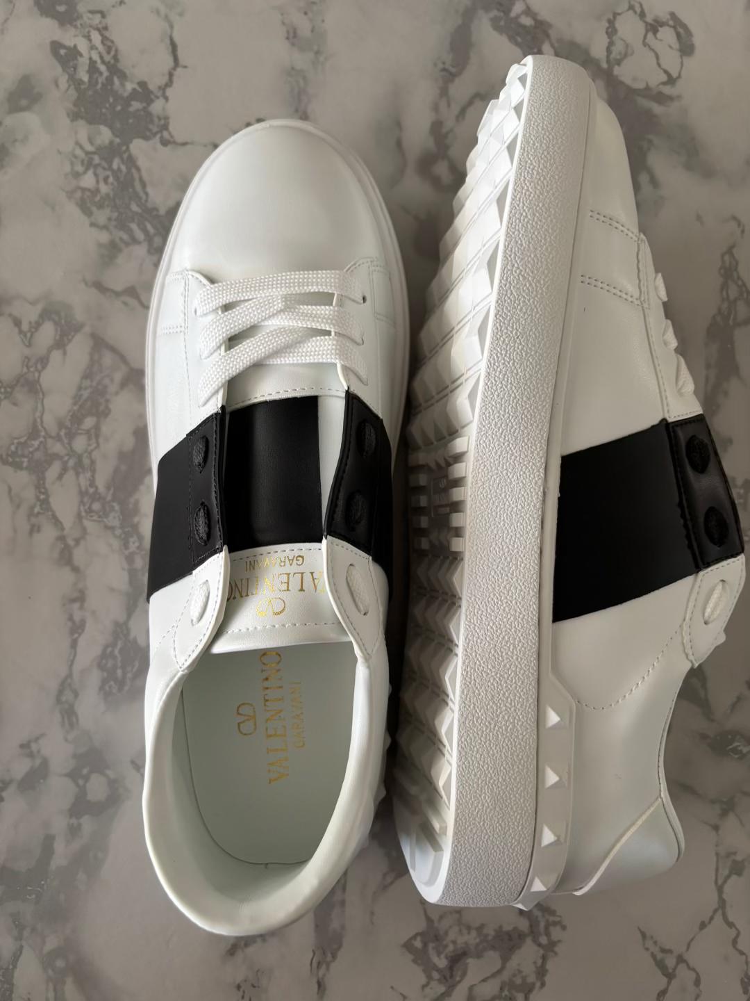 Shoes - fast delivery