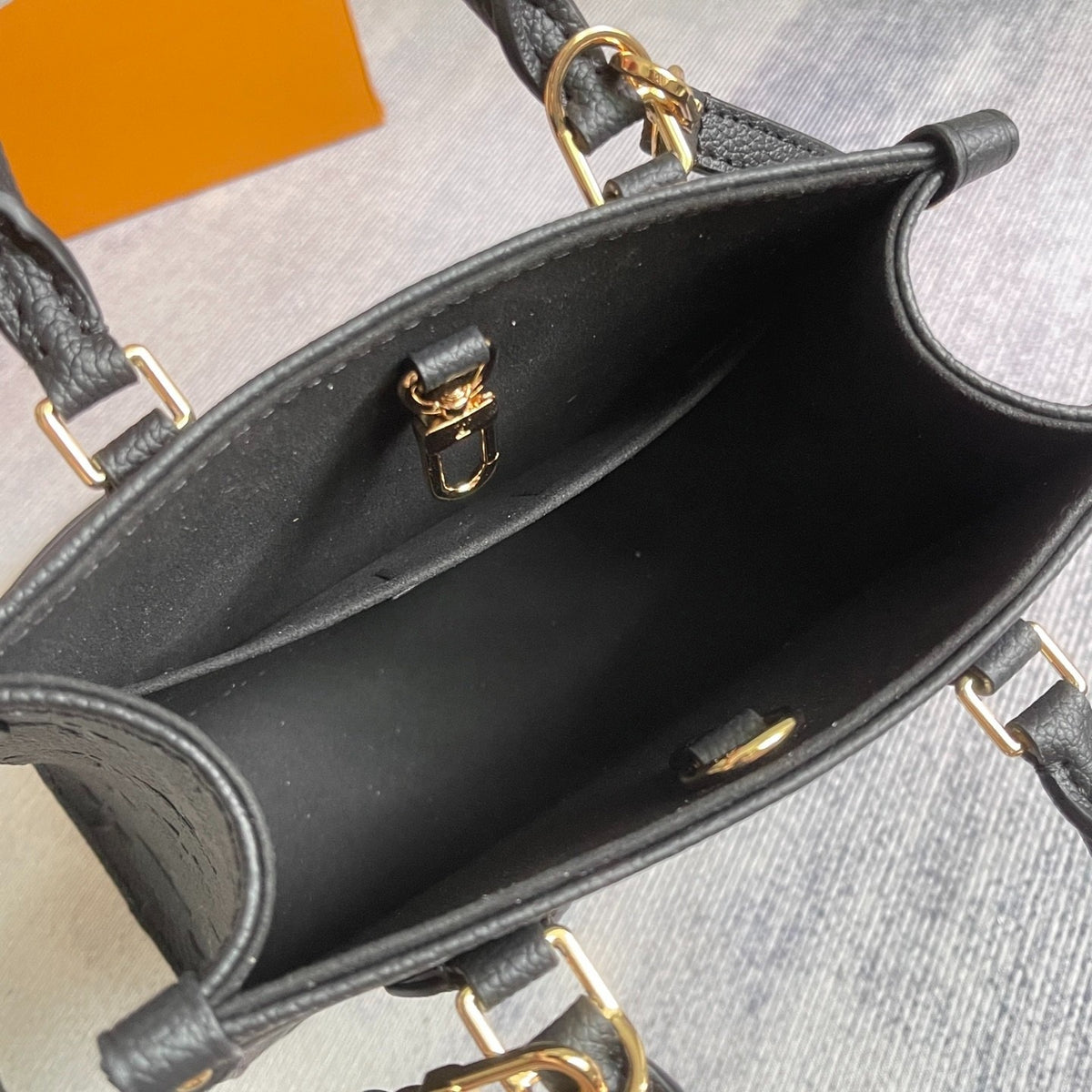 Purse 18*15*8.5cm