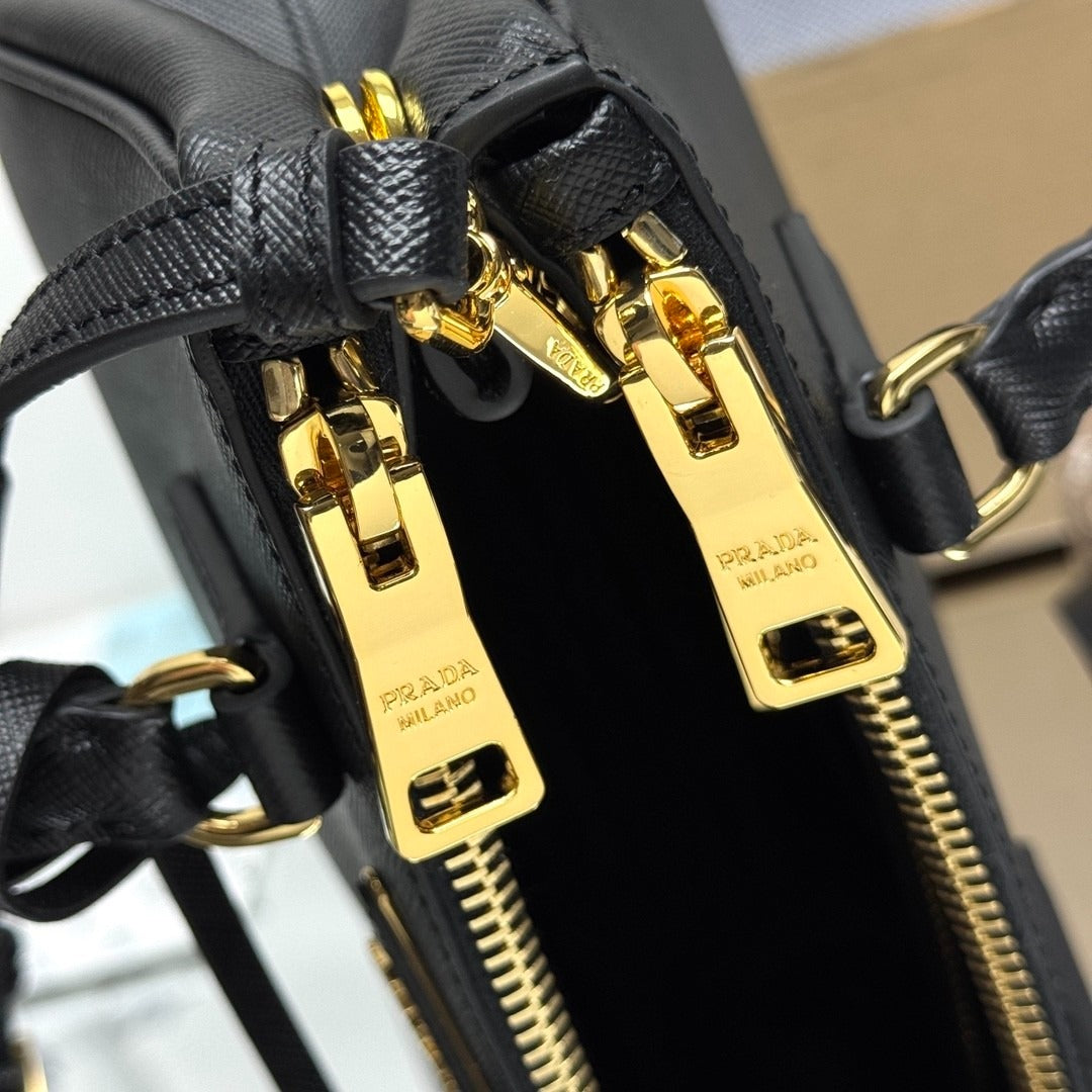 Purse 21*12.5*8.5cm