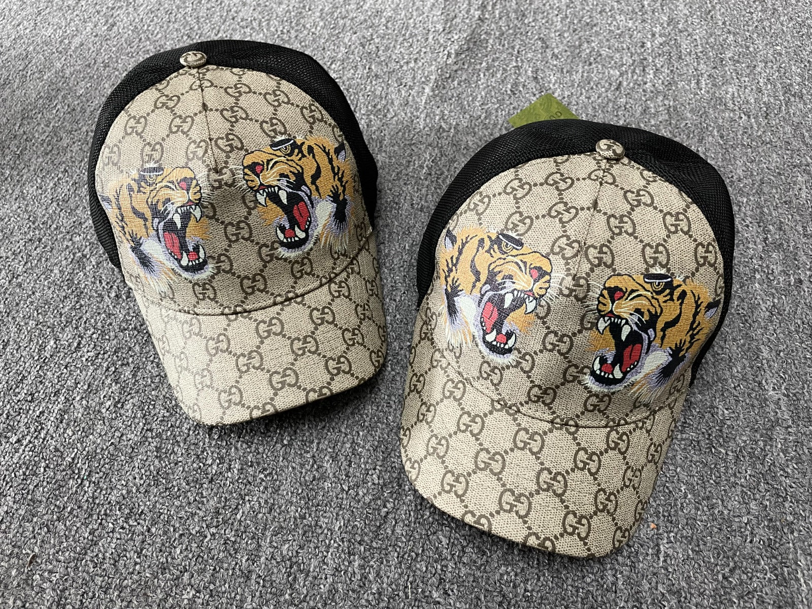 Caps