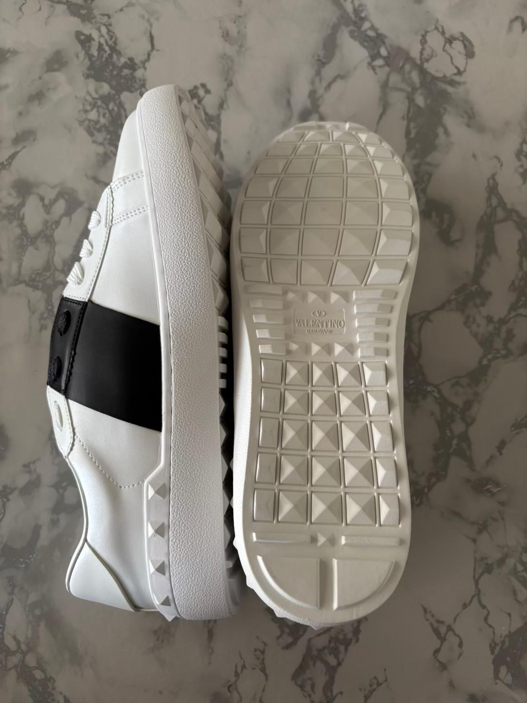 Shoes - fast delivery