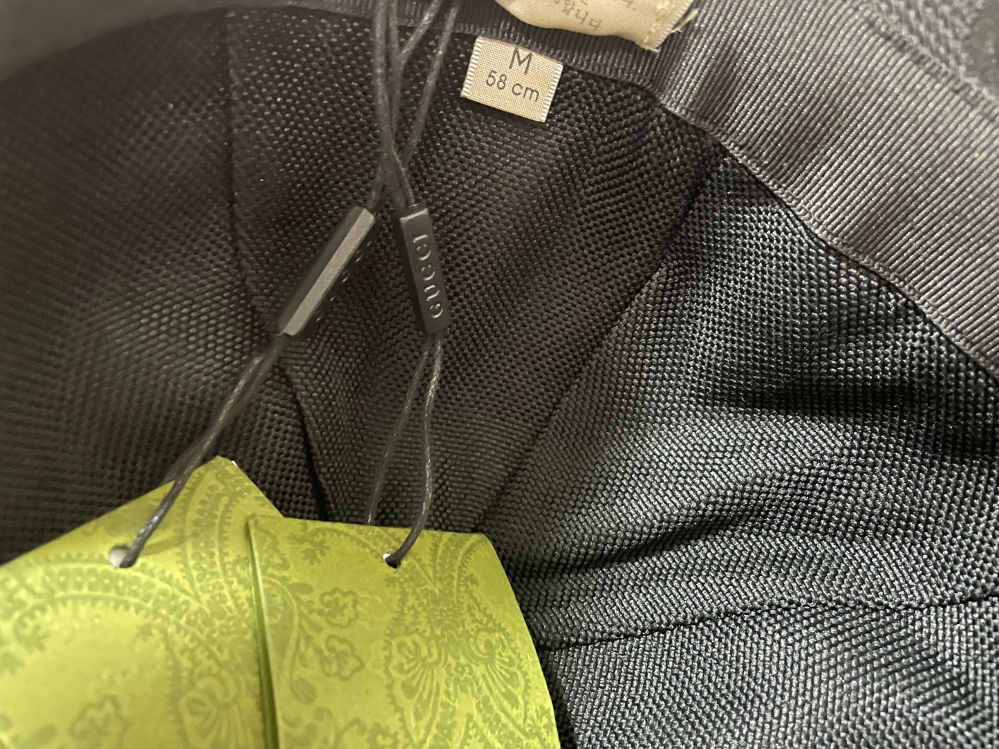 Caps